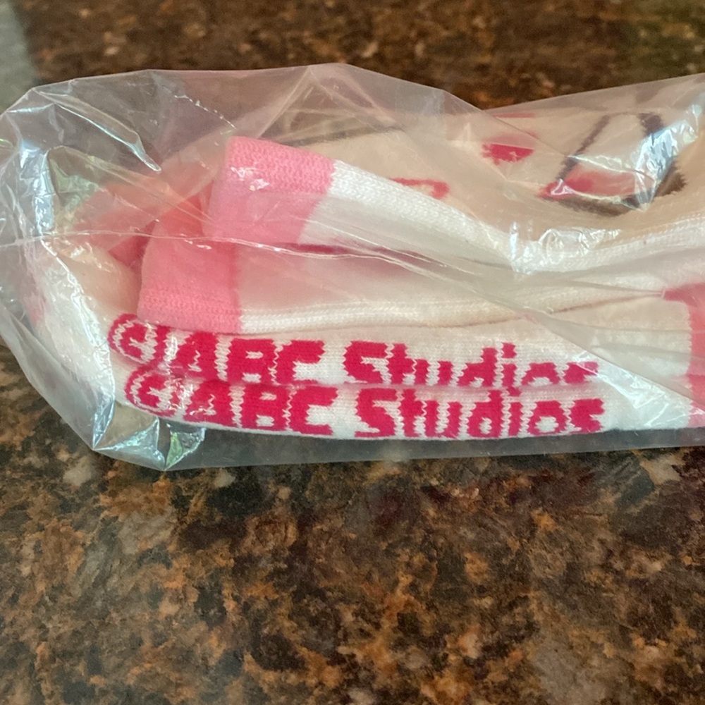 ABC Studios Golden Girls Get The Cheesecake Crew Socks - Picture 3 of 4
